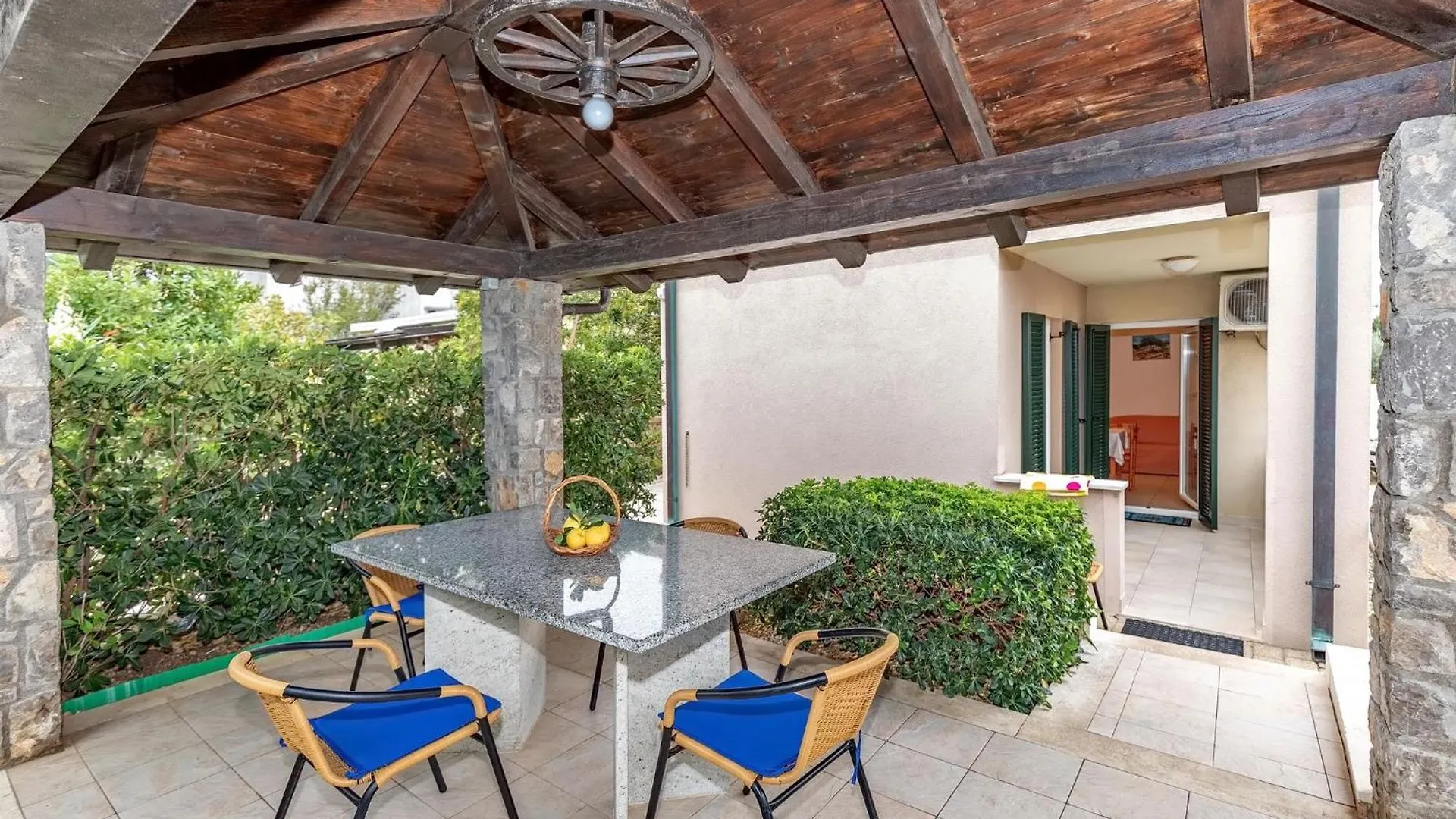 Lilly Apartment Krk Town